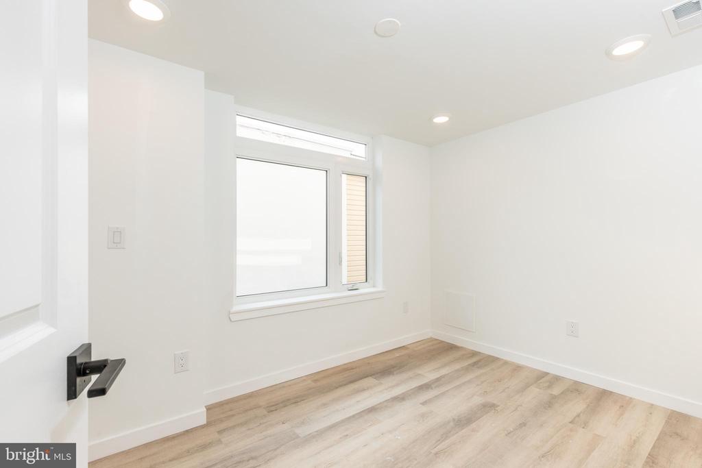 2120 W MASTER STREET Unit: 3