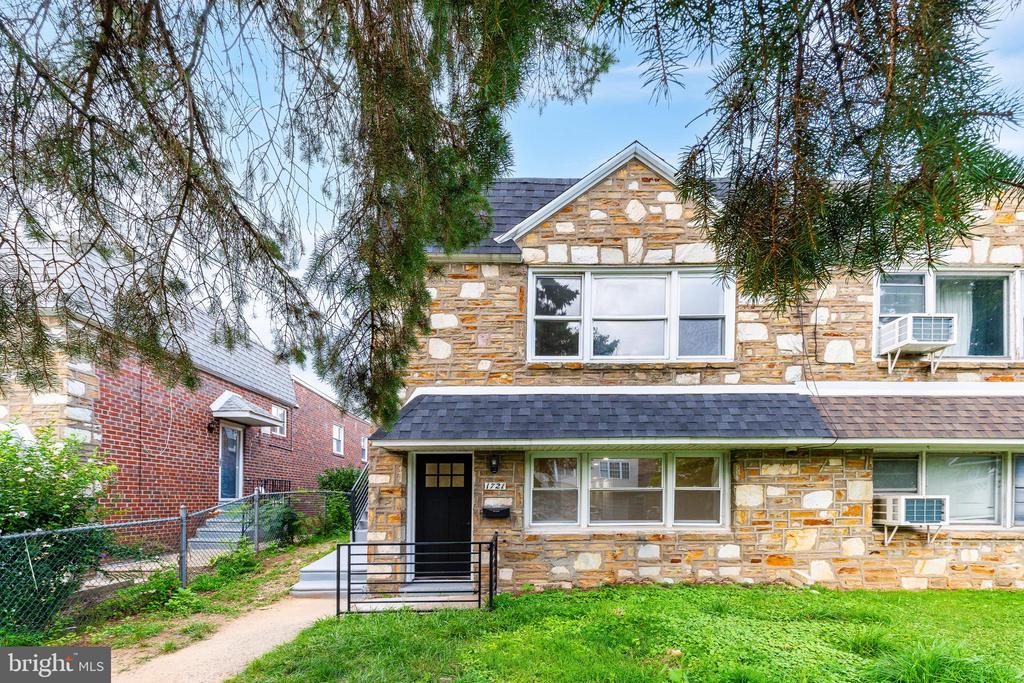 1721 GRIFFITH STREET