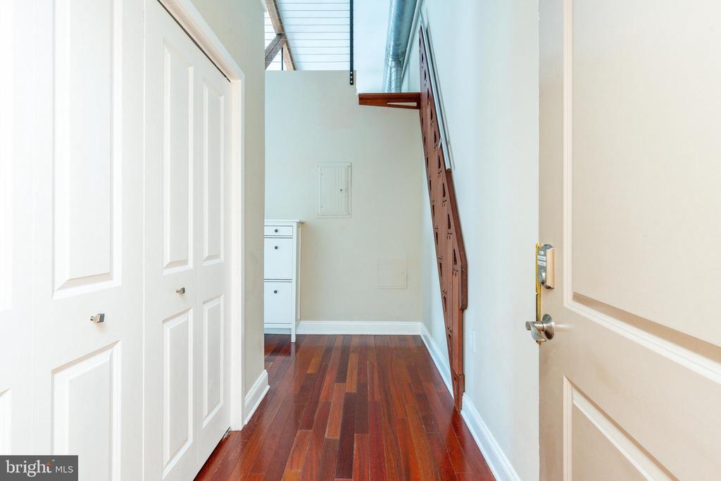 1309-11 N LAWRENCE STREET Unit: 10
