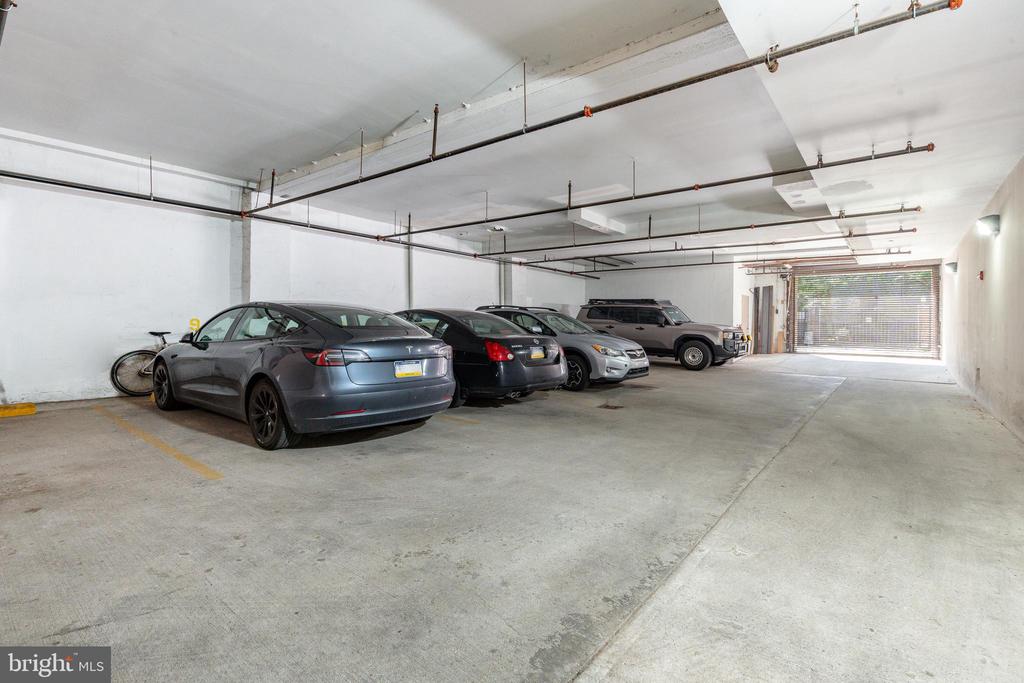 1309-11 N LAWRENCE STREET Unit: 10