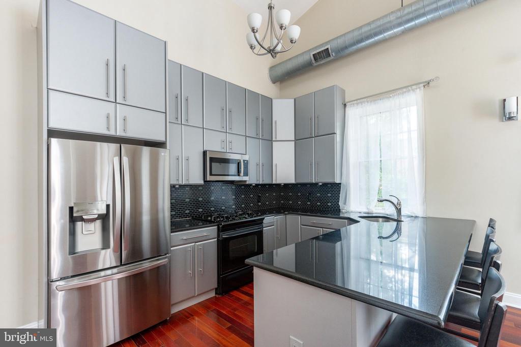 1309-11 N LAWRENCE STREET Unit: 10