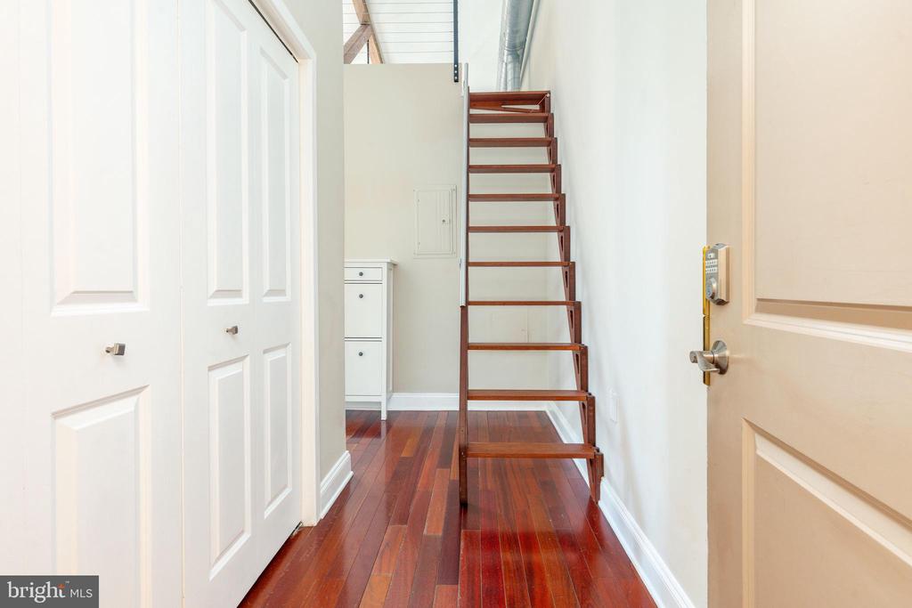 1309-11 N LAWRENCE STREET Unit: 10