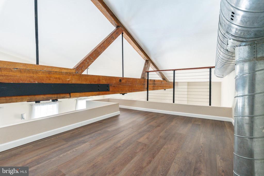 1309-11 N LAWRENCE STREET Unit: 10