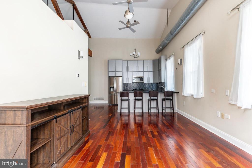 1309-11 N LAWRENCE STREET Unit: 10