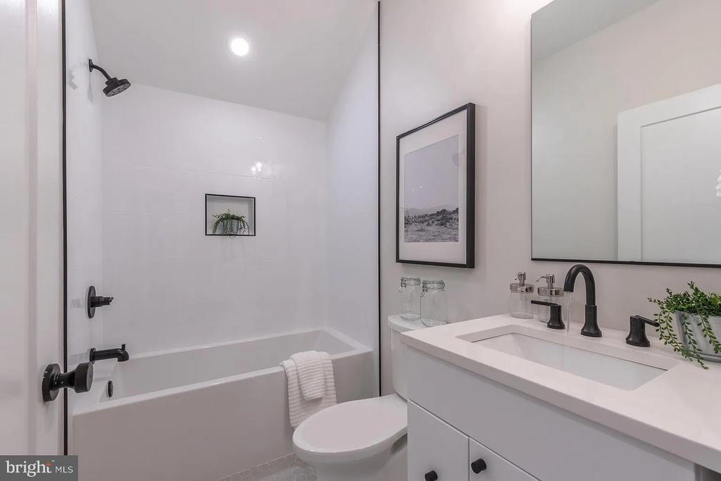 1754 WYLIE STREET Unit: 2