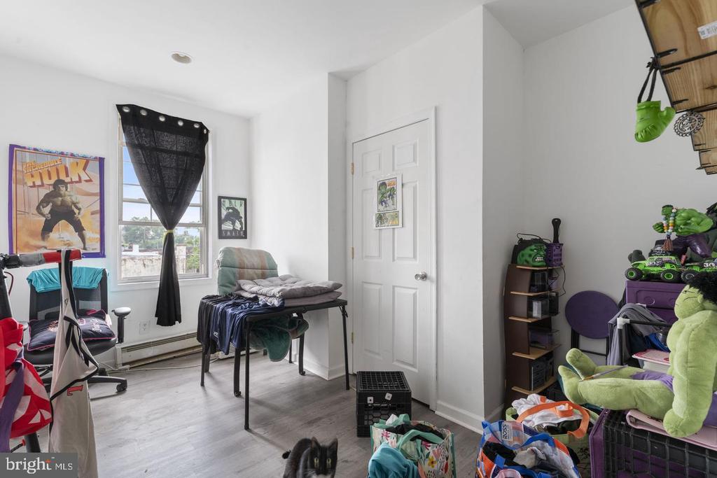 1848 POINT BREEZE AVENUE