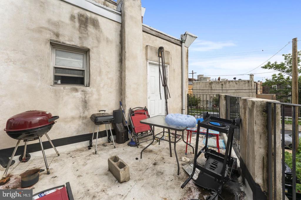 1848 POINT BREEZE AVENUE