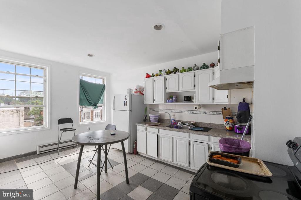 1848 POINT BREEZE AVENUE