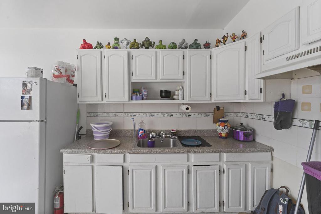 1848 POINT BREEZE AVENUE