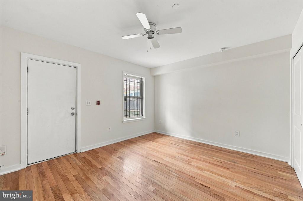 3002 W GIRARD AVENUE Unit: 1