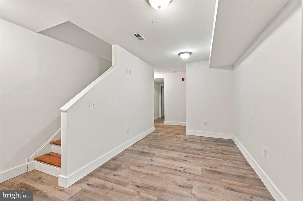 3002 W GIRARD AVENUE Unit: 1