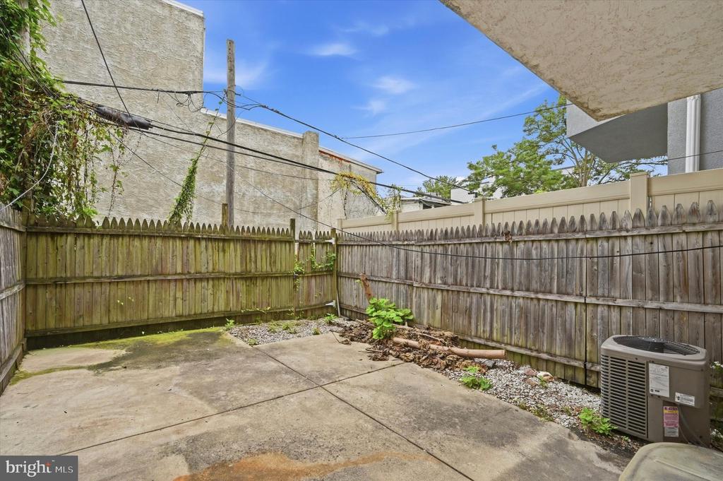3002 W GIRARD AVENUE Unit: 1