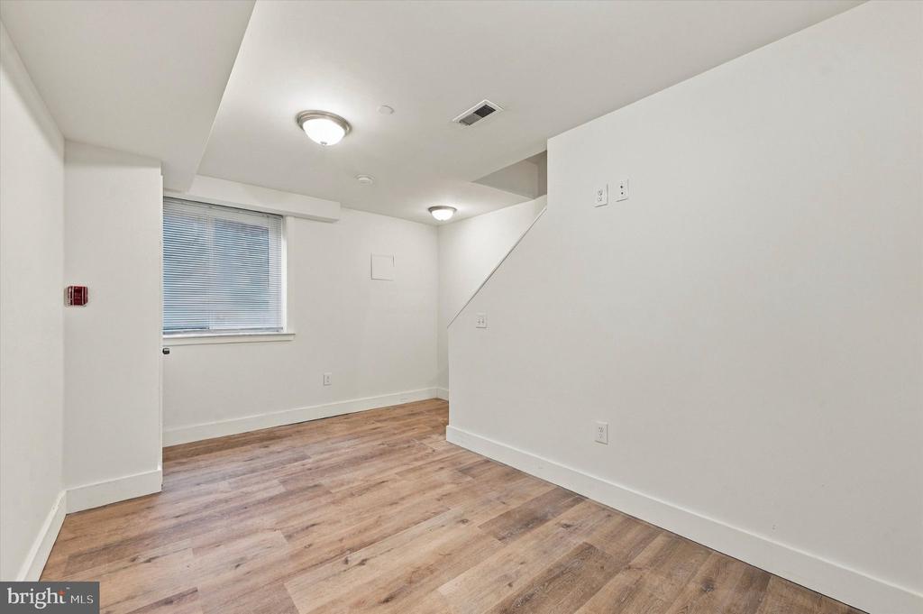 3002 W GIRARD AVENUE Unit: 1