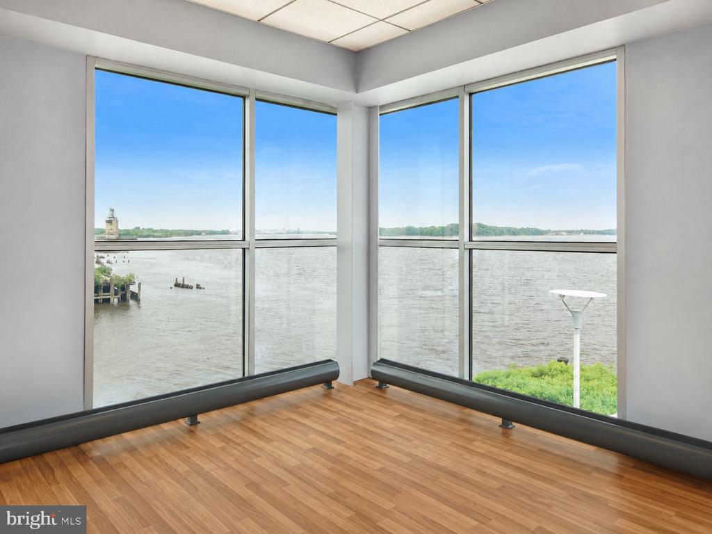 901 N PENN STREET Unit: R2003