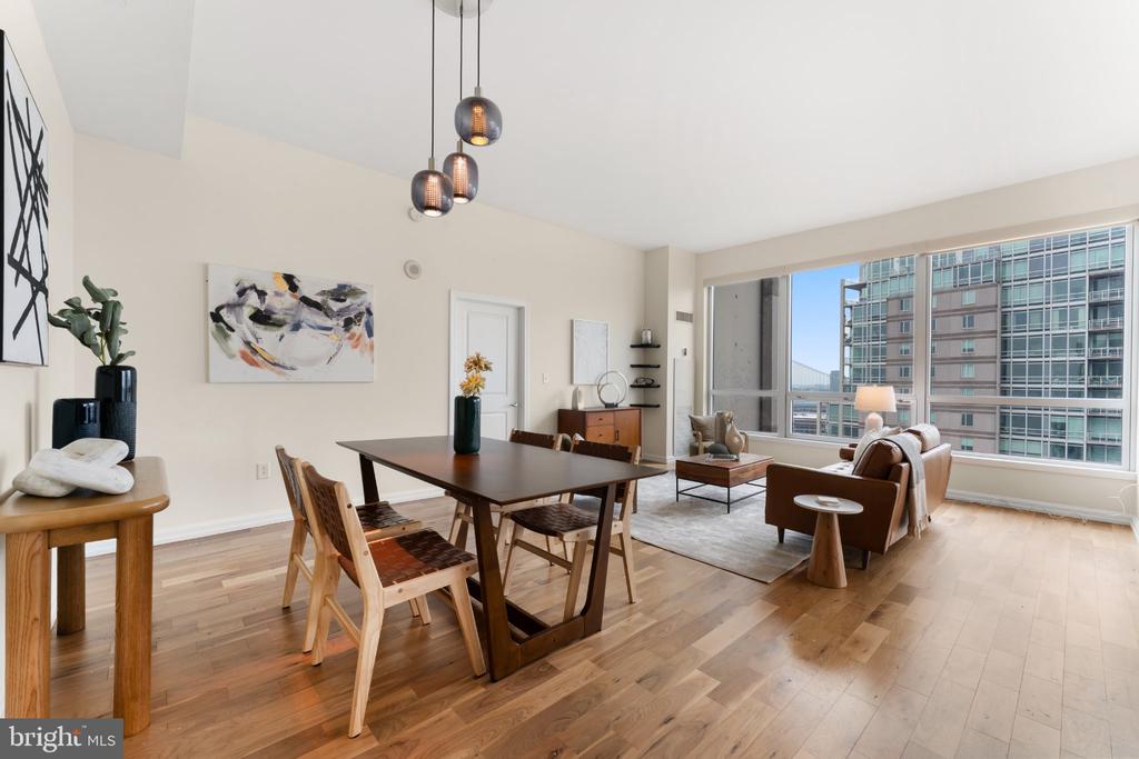 901 N PENN STREET Unit: R2003