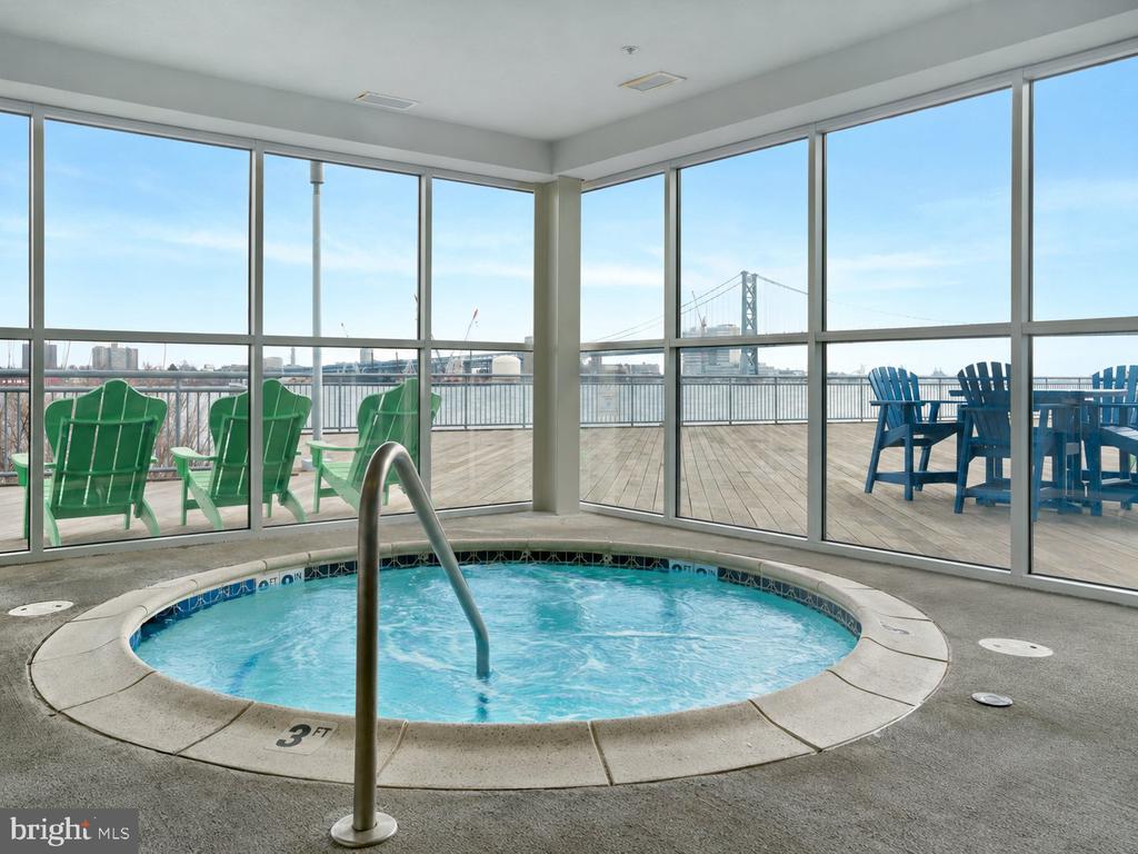 901 N PENN STREET Unit: R2003
