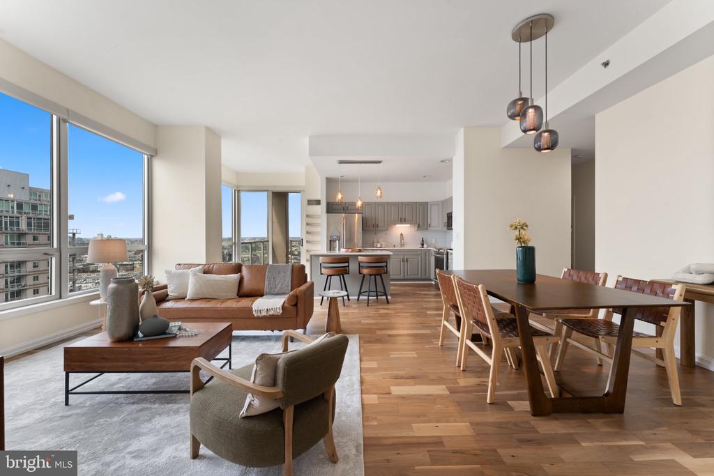 901 N PENN STREET Unit: R2003