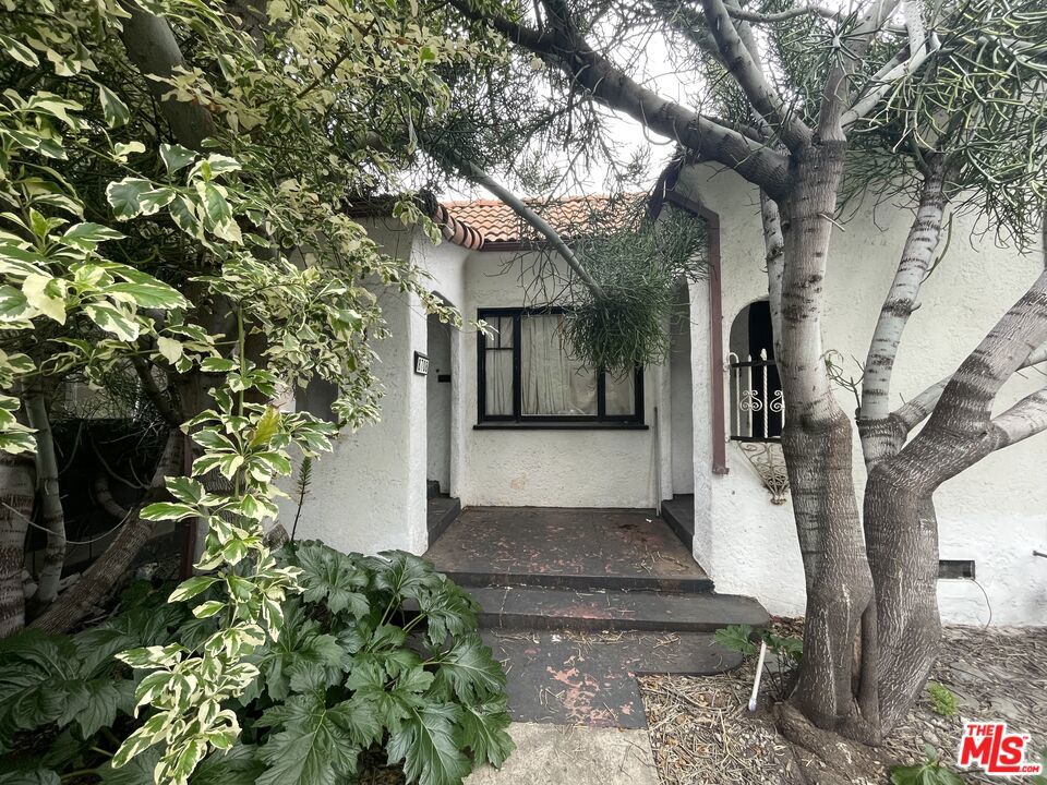 8708 Rangely Avenue