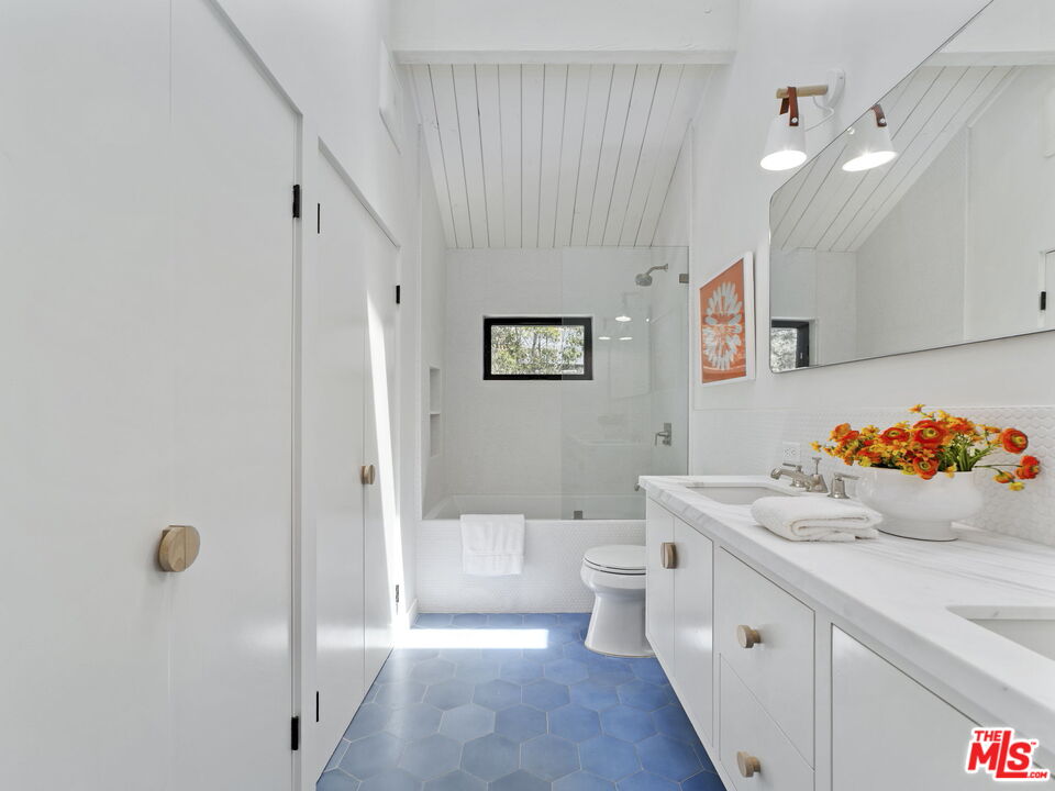 2304 Vestal Ave | Elysian Heights