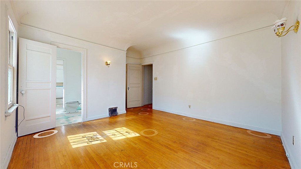 344 N Vista Street