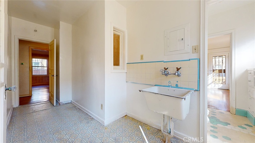 344 N Vista Street