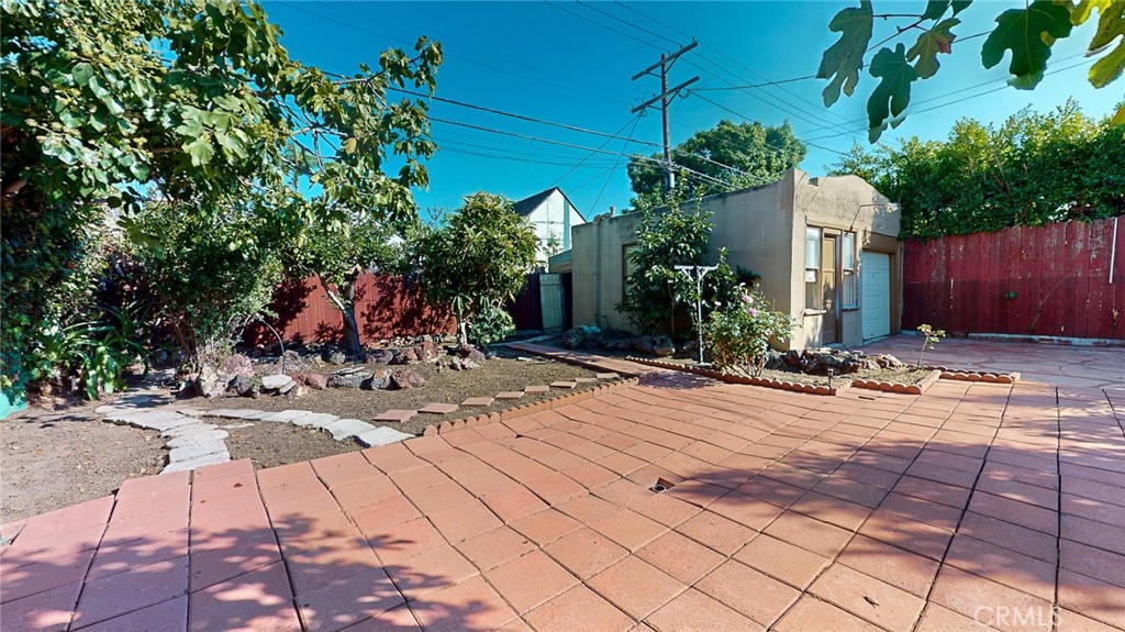 344 N Vista Street