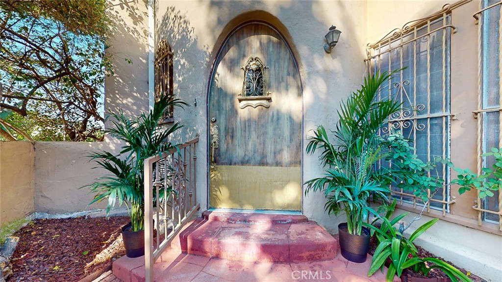 344 N Vista Street