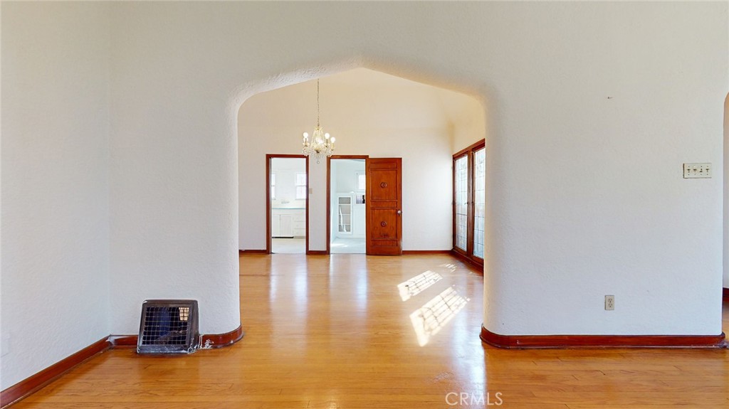 344 N Vista Street