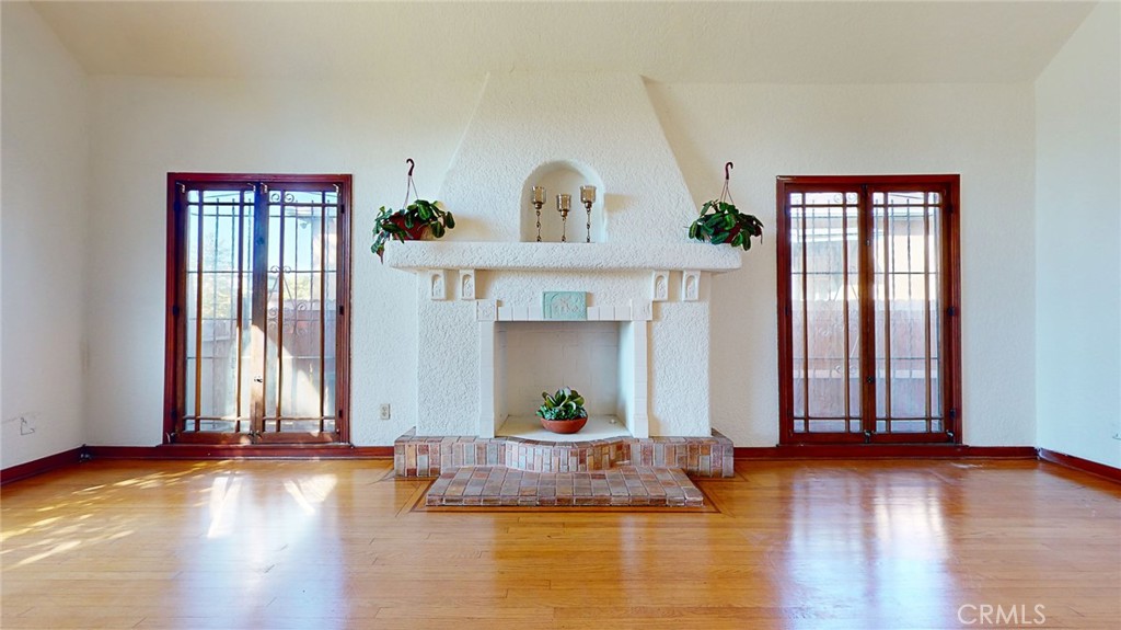 344 N Vista Street