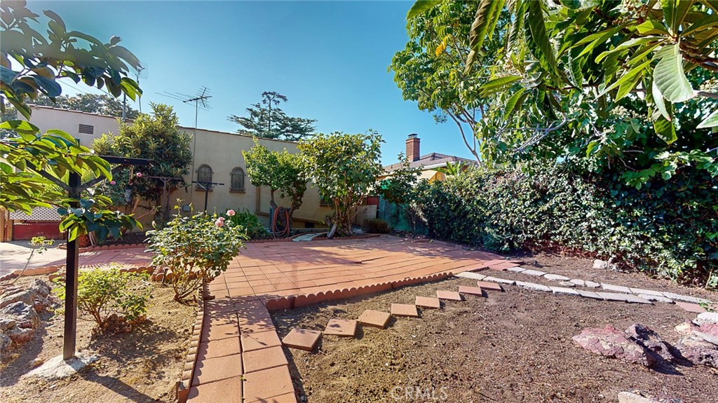 344 N Vista Street