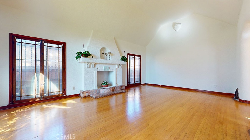 344 N Vista Street