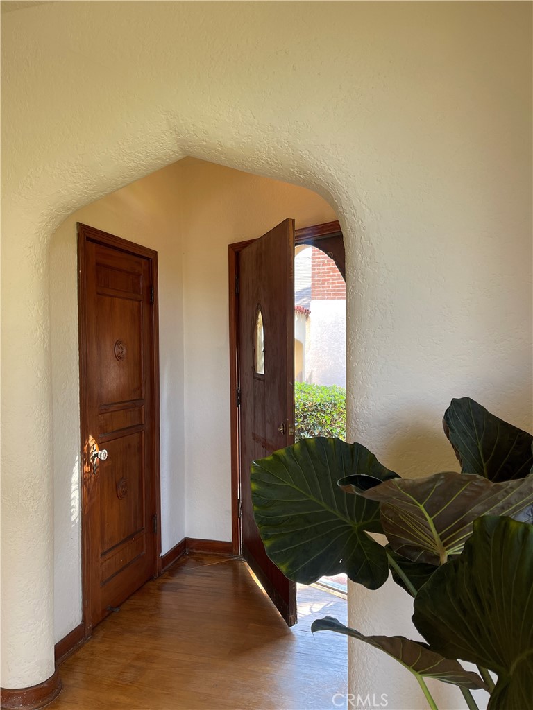 344 N Vista Street