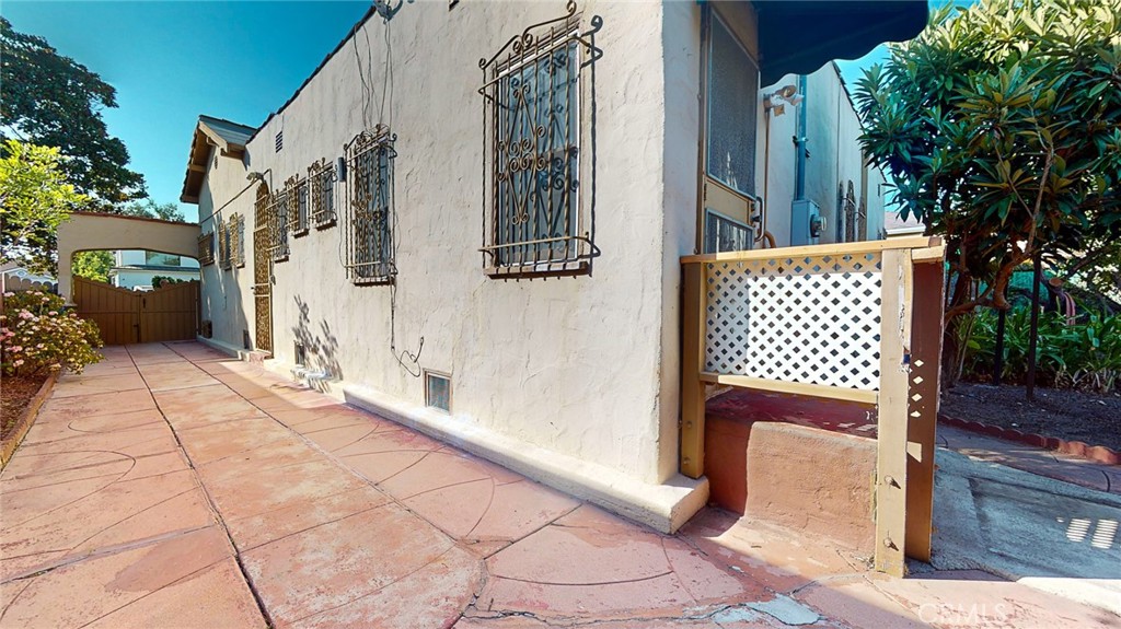 344 N Vista Street