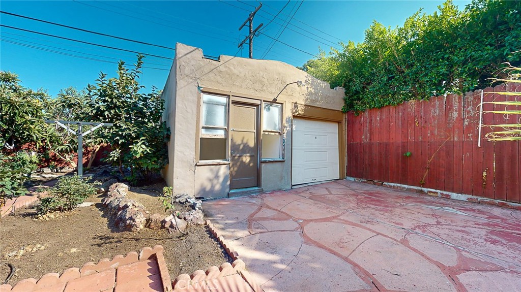 344 N Vista Street