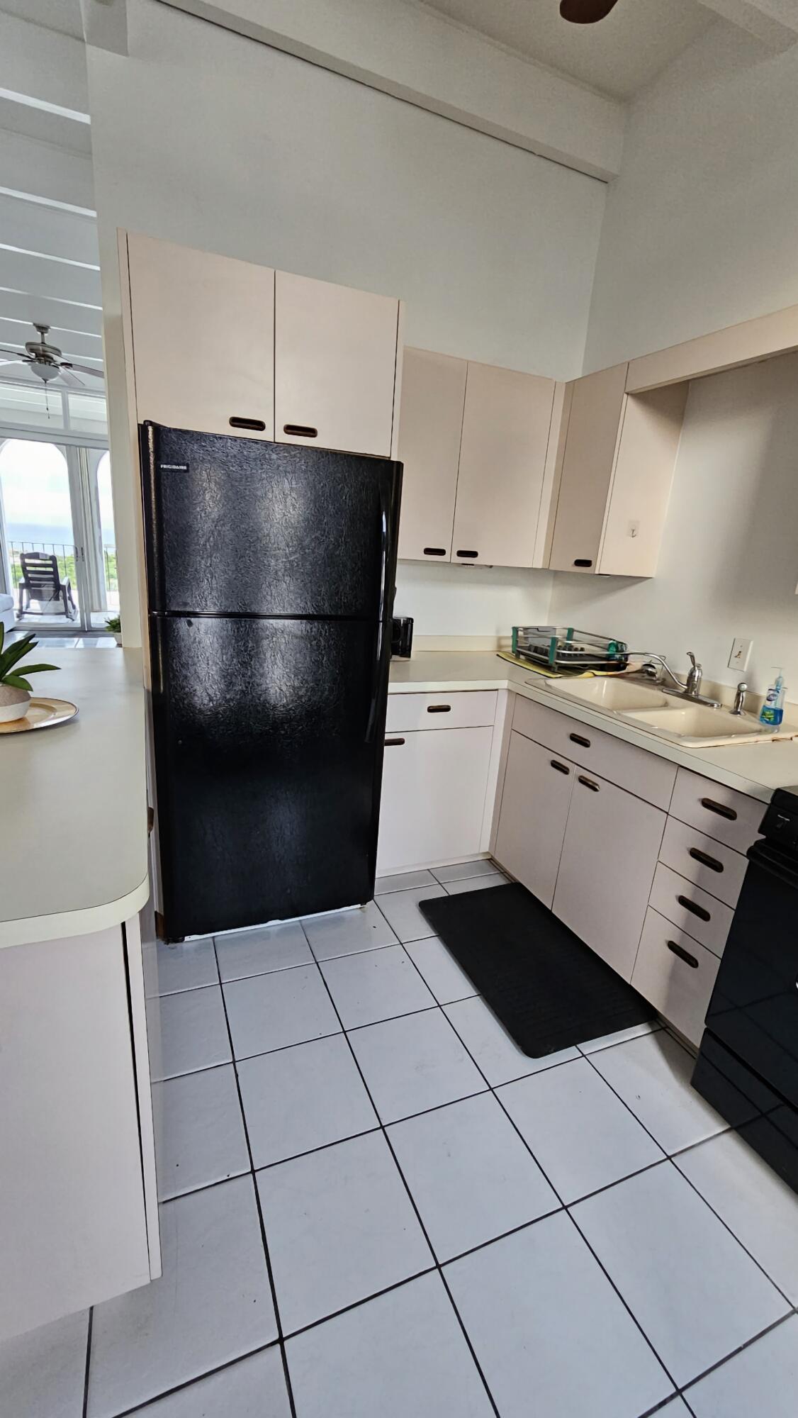 B-14 Hermon Hill CO, Questa Verde, St. Croix Unit: B-14