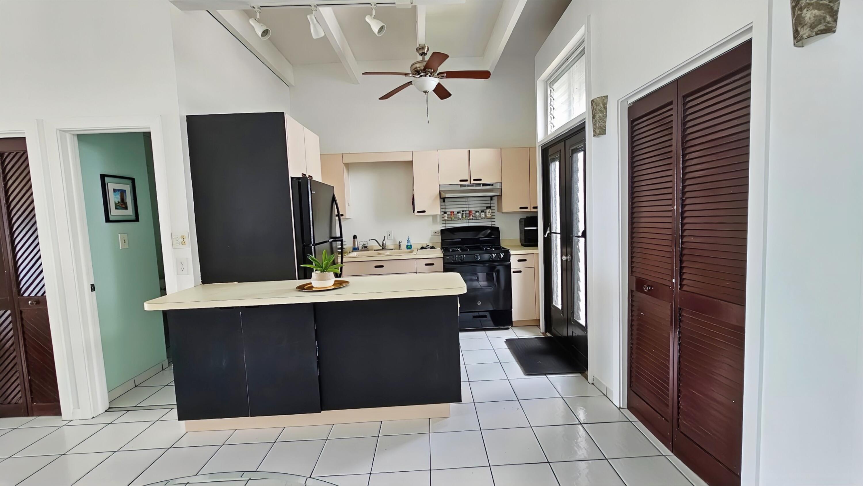 B-14 Hermon Hill CO, Questa Verde, St. Croix Unit: B-14