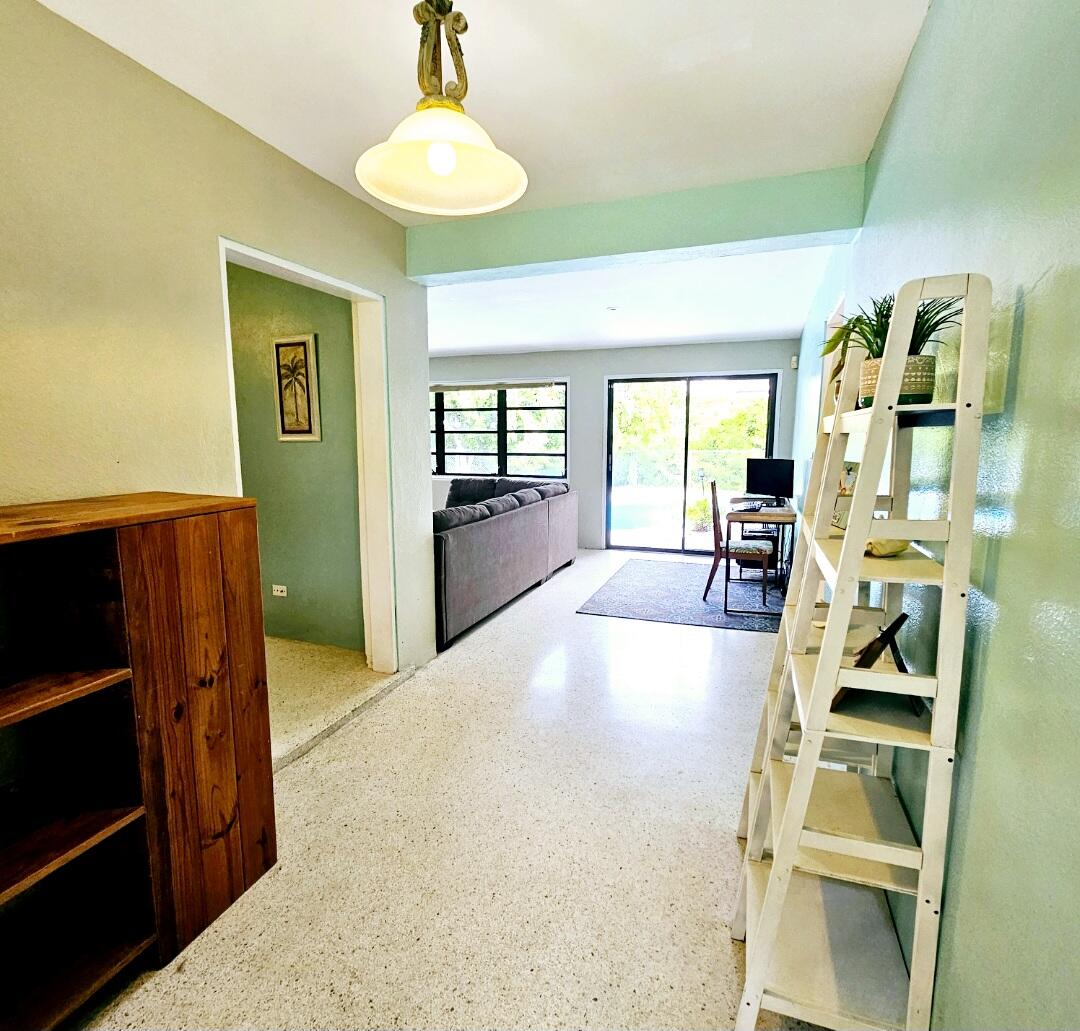 28 A&C Rattan QU, 28 A&C, St. Croix Unit: 28 A&C