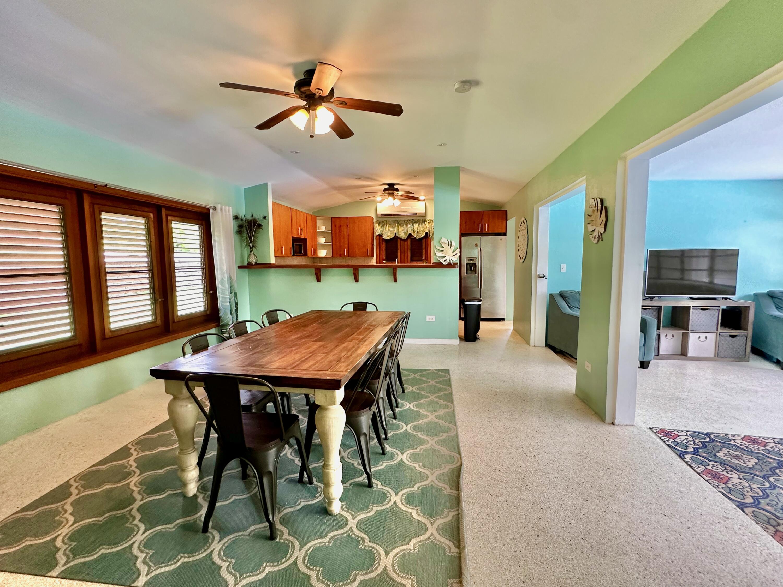 28 A&C Rattan QU, 28 A&C, St. Croix Unit: 28 A&C