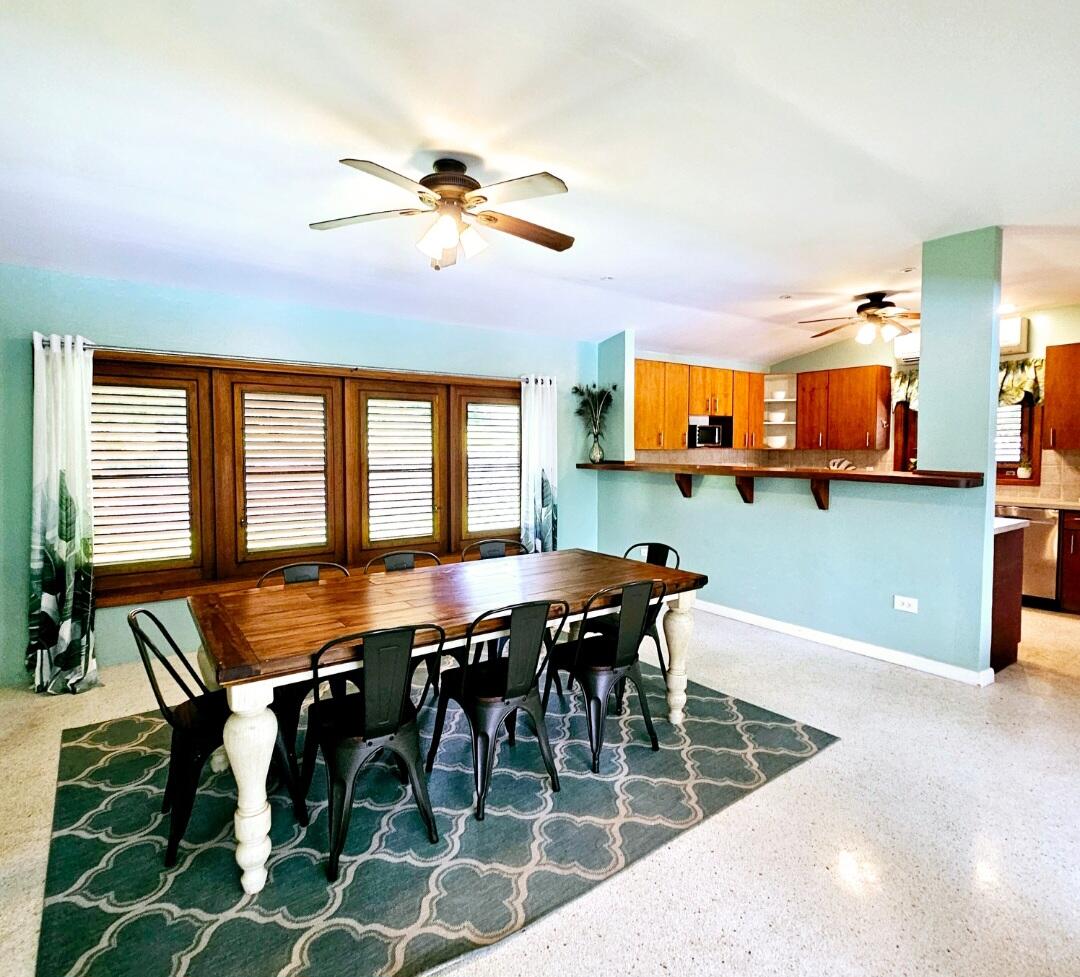 28 A&C Rattan QU, 28 A&C, St. Croix Unit: 28 A&C