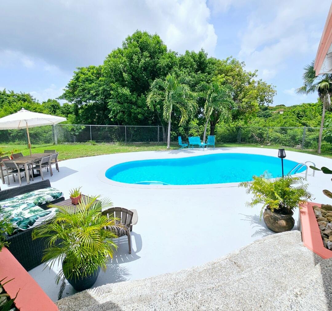 28 A&C Rattan QU, 28 A&C, St. Croix Unit: 28 A&C