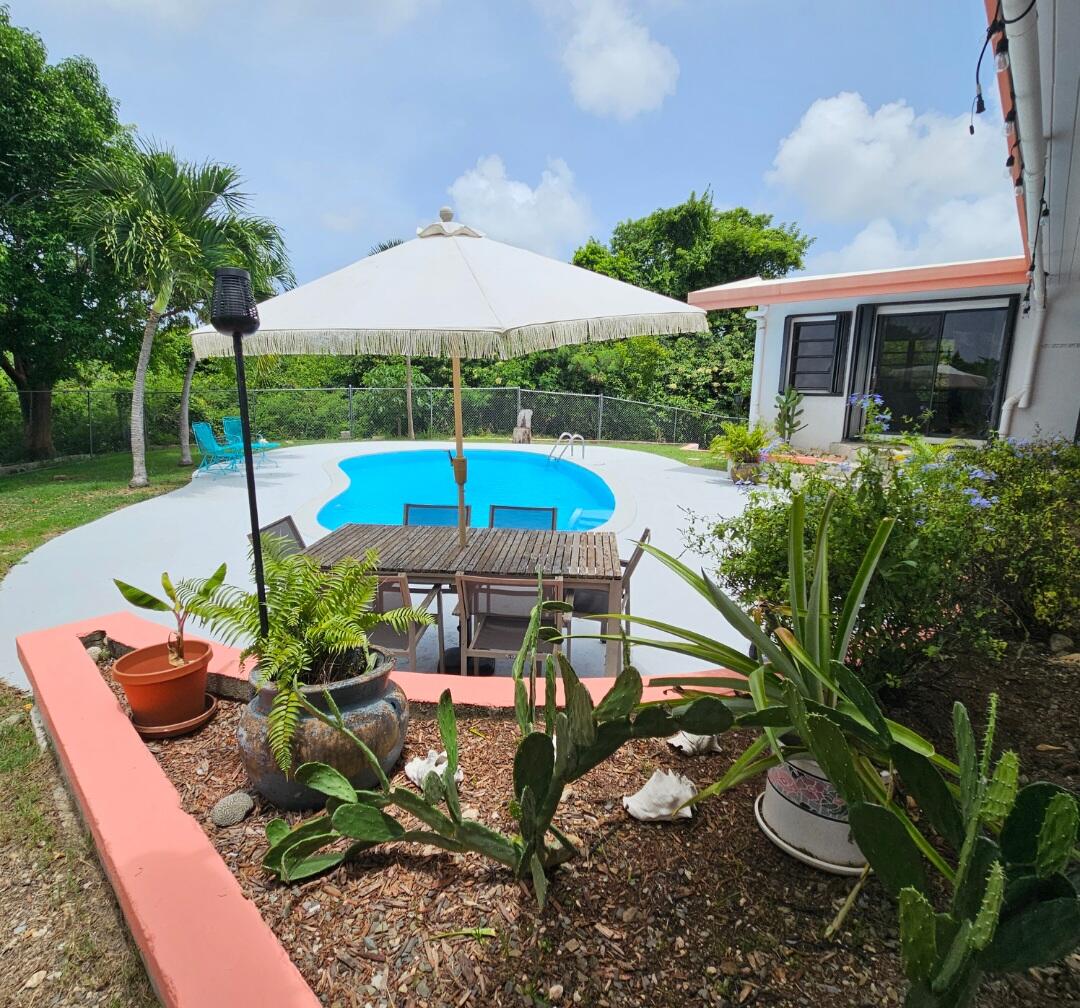 28 A&C Rattan QU, 28 A&C, St. Croix Unit: 28 A&C