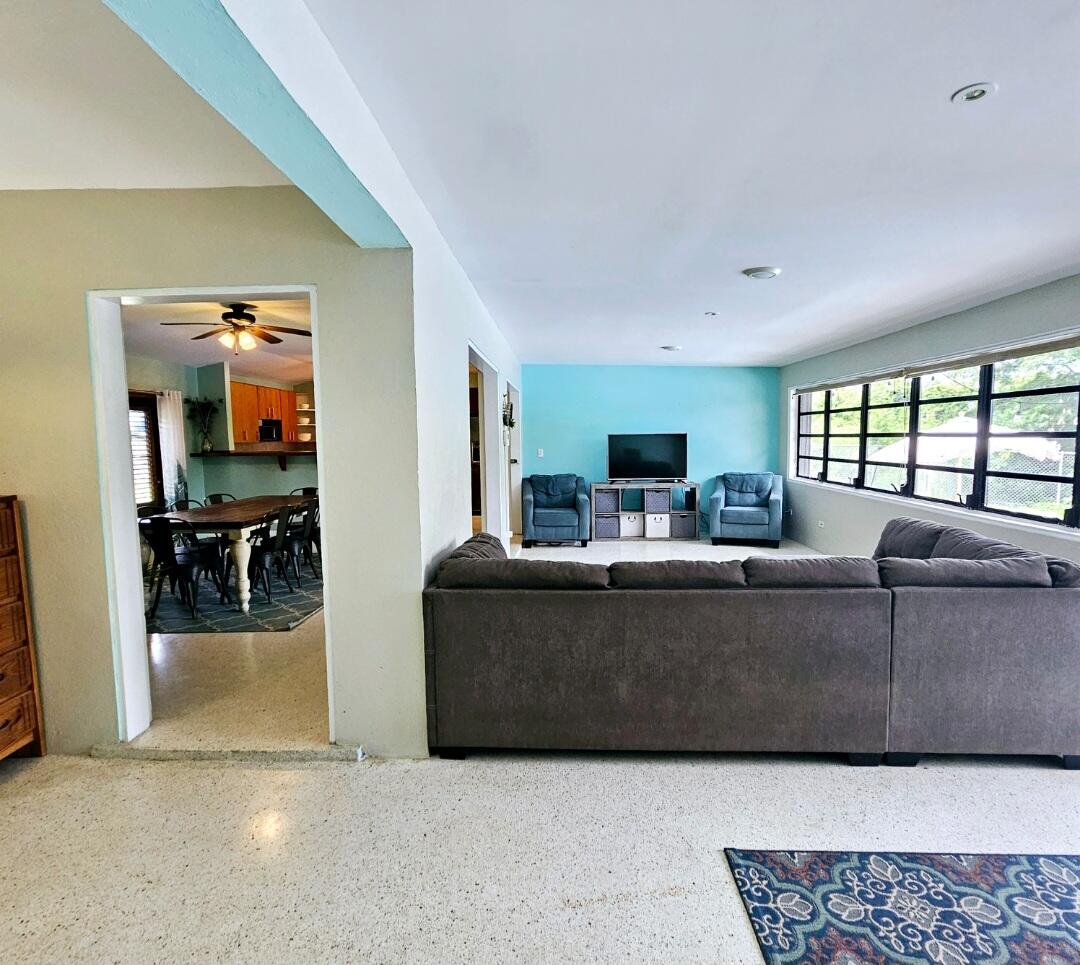 28 A&C Rattan QU, 28 A&C, St. Croix Unit: 28 A&C