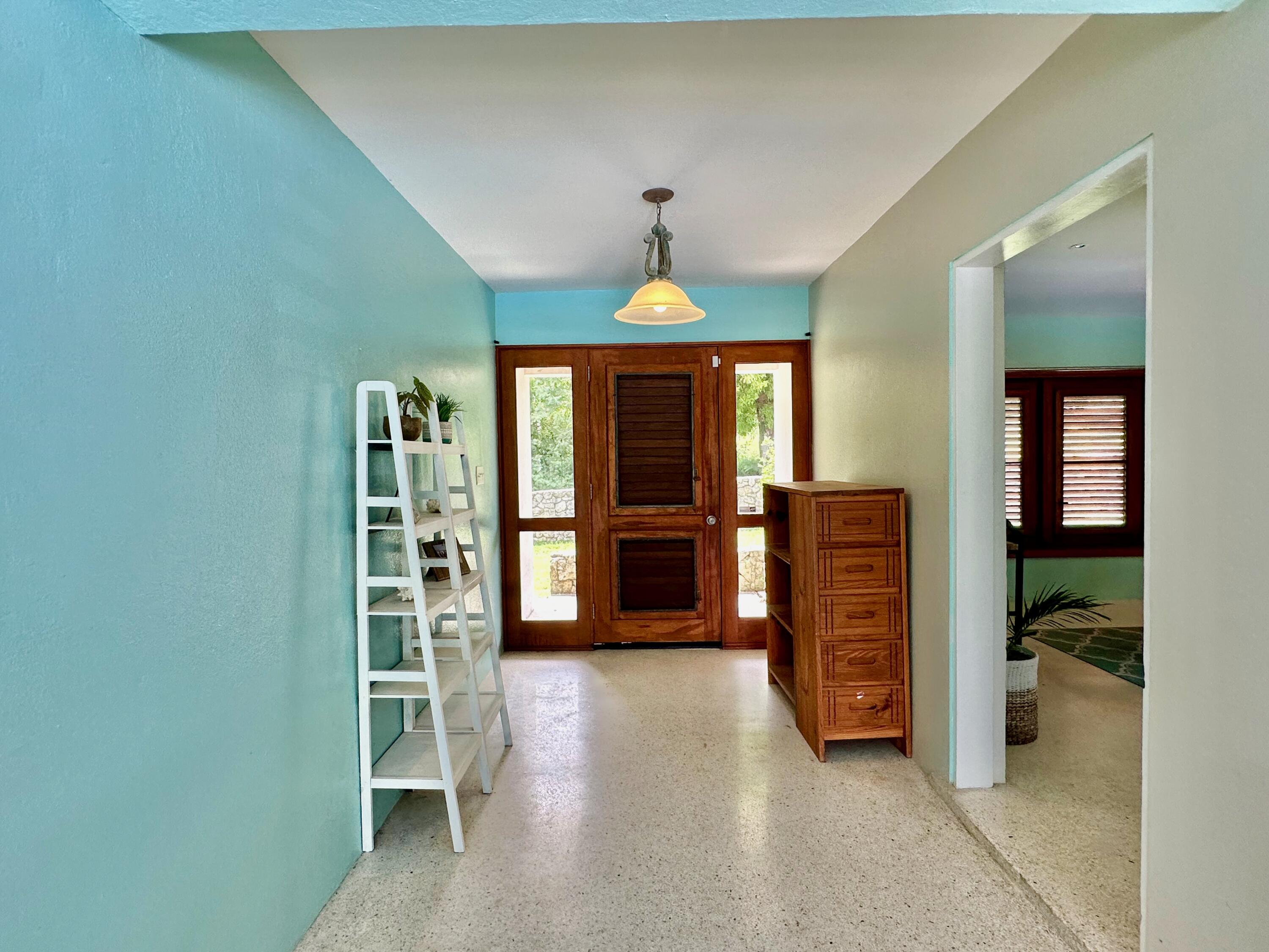 28 A&C Rattan QU, 28 A&C, St. Croix Unit: 28 A&C