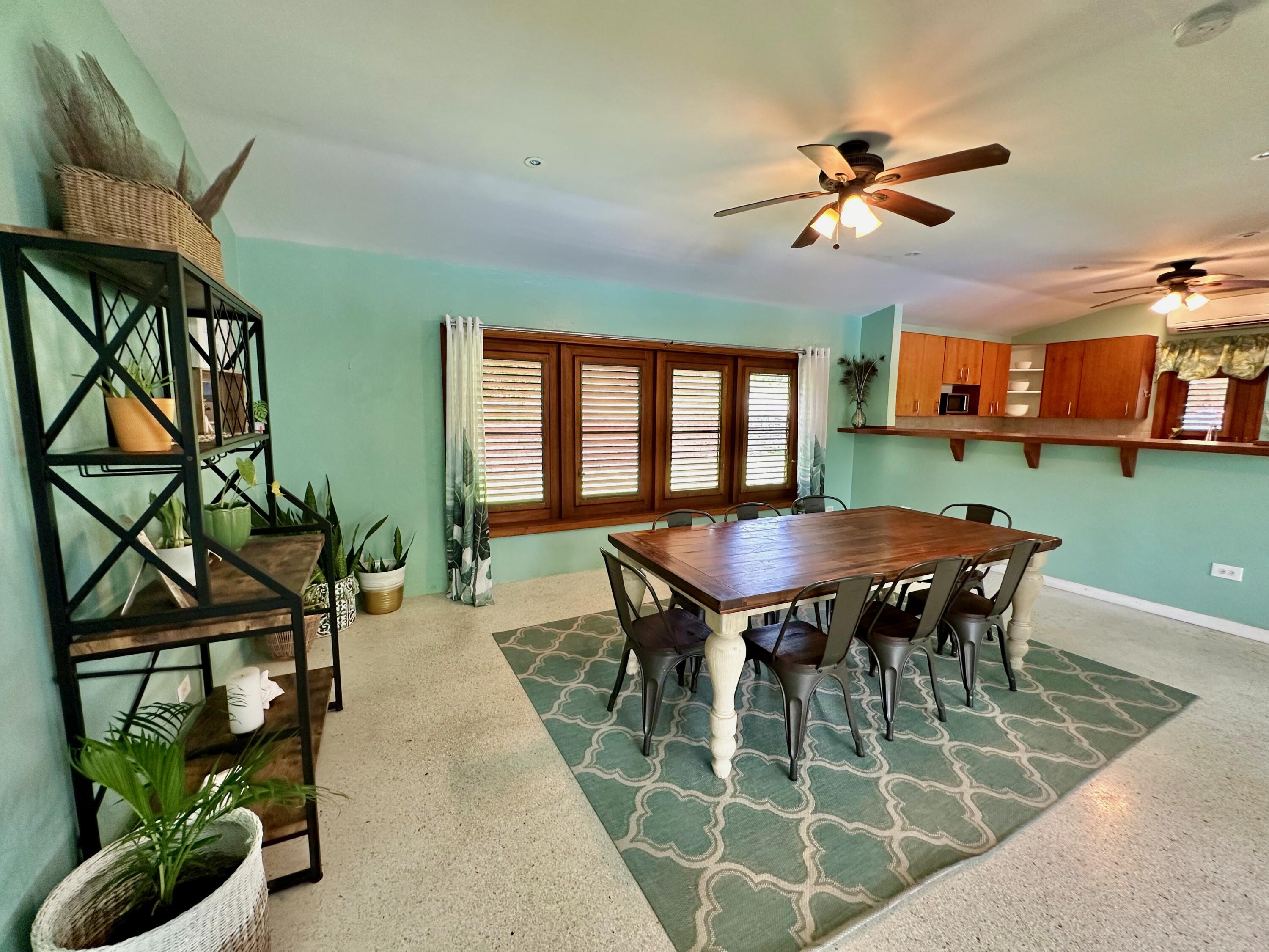 28 A&C Rattan QU, 28 A&C, St. Croix Unit: 28 A&C