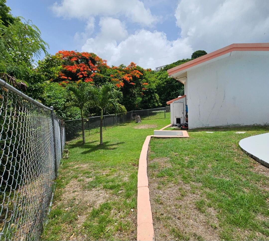 28 A&C Rattan QU, 28 A&C, St. Croix Unit: 28 A&C