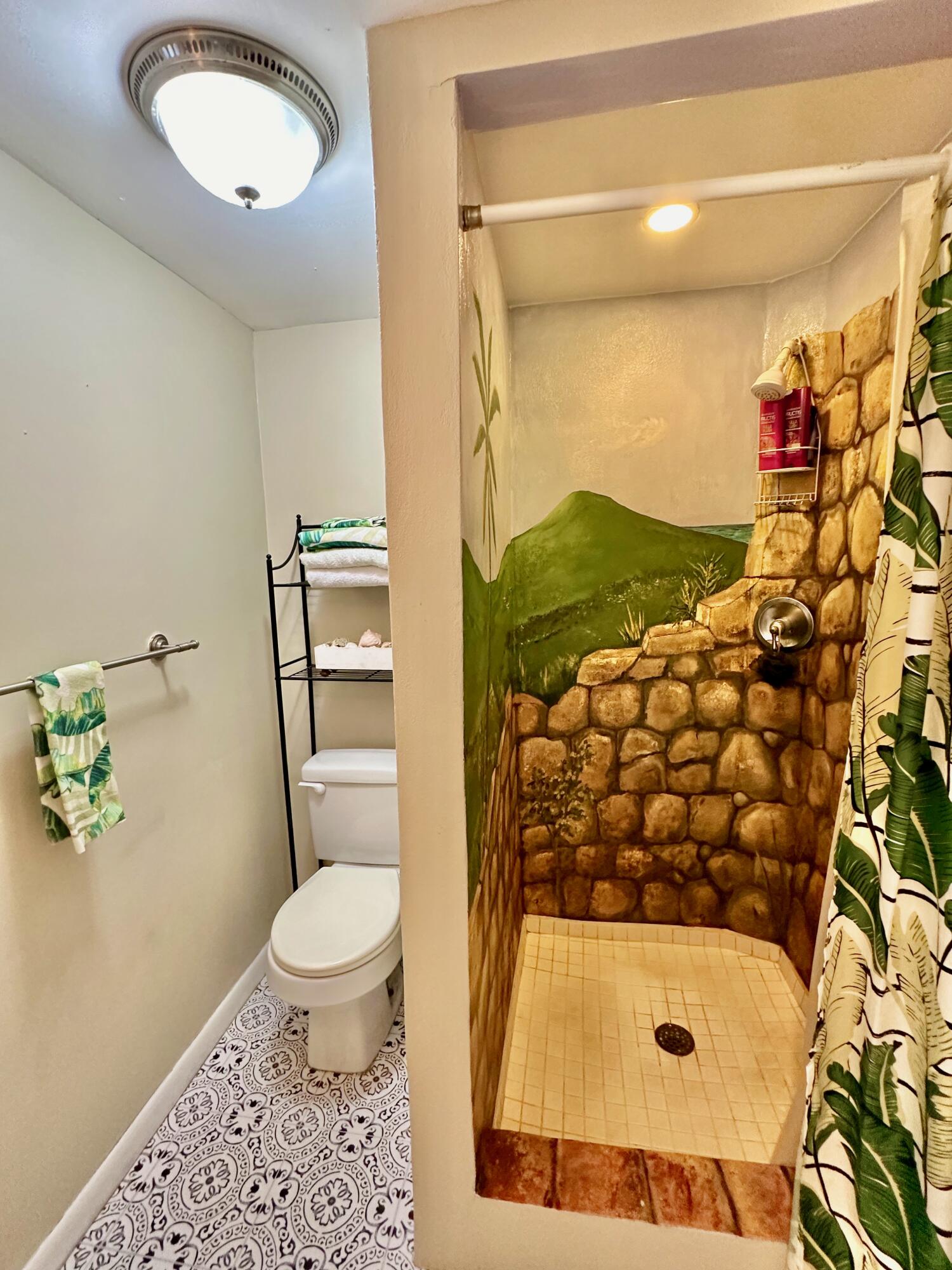 28 A&C Rattan QU, 28 A&C, St. Croix Unit: 28 A&C