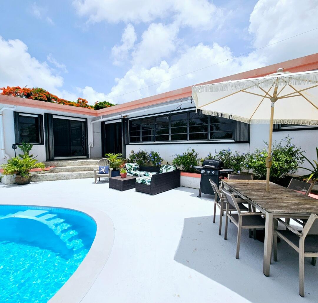 28 A&C Rattan QU, 28 A&C, St. Croix Unit: 28 A&C