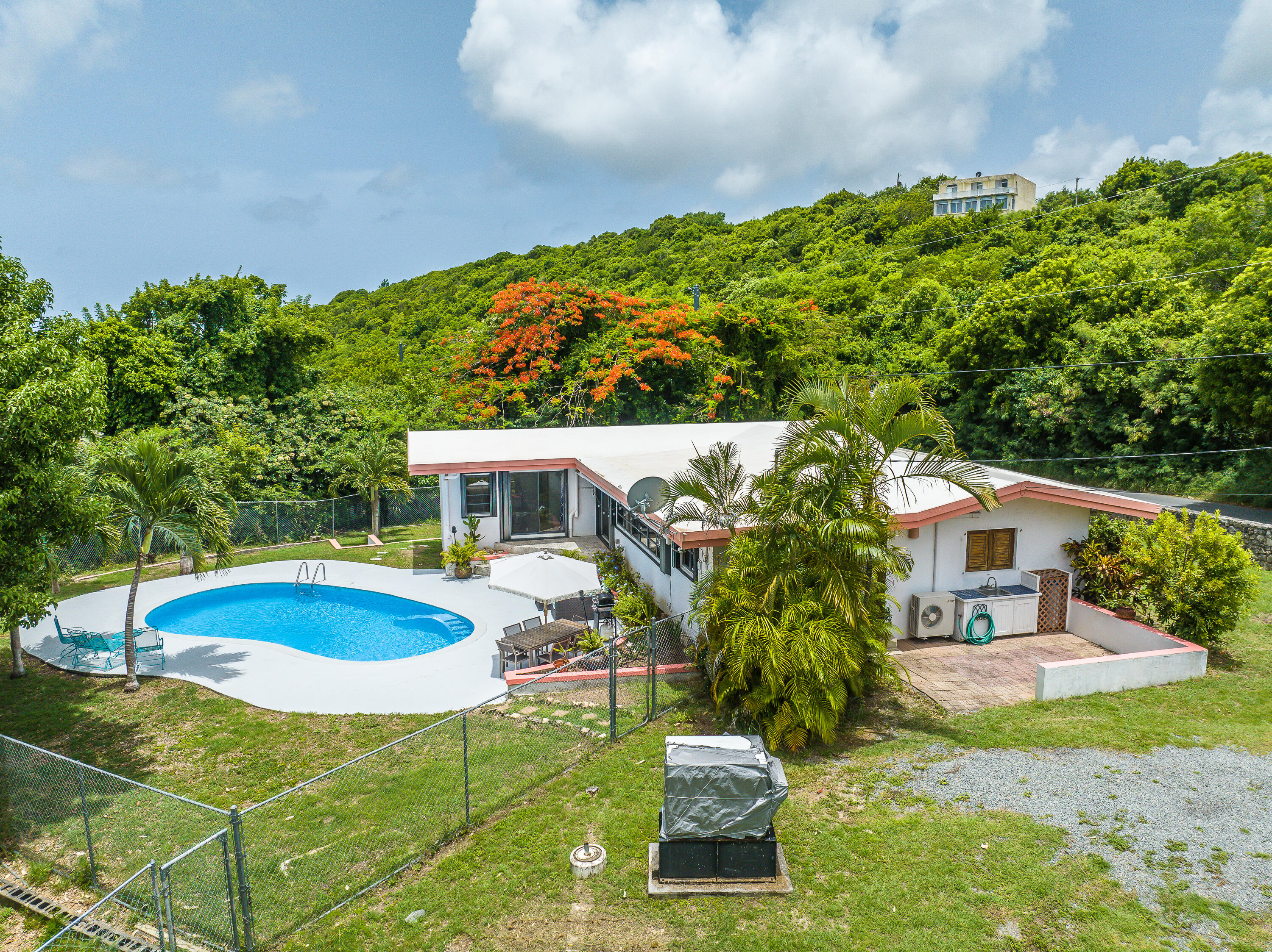 28 A&C Rattan QU, 28 A&C, St. Croix Unit: 28 A&C