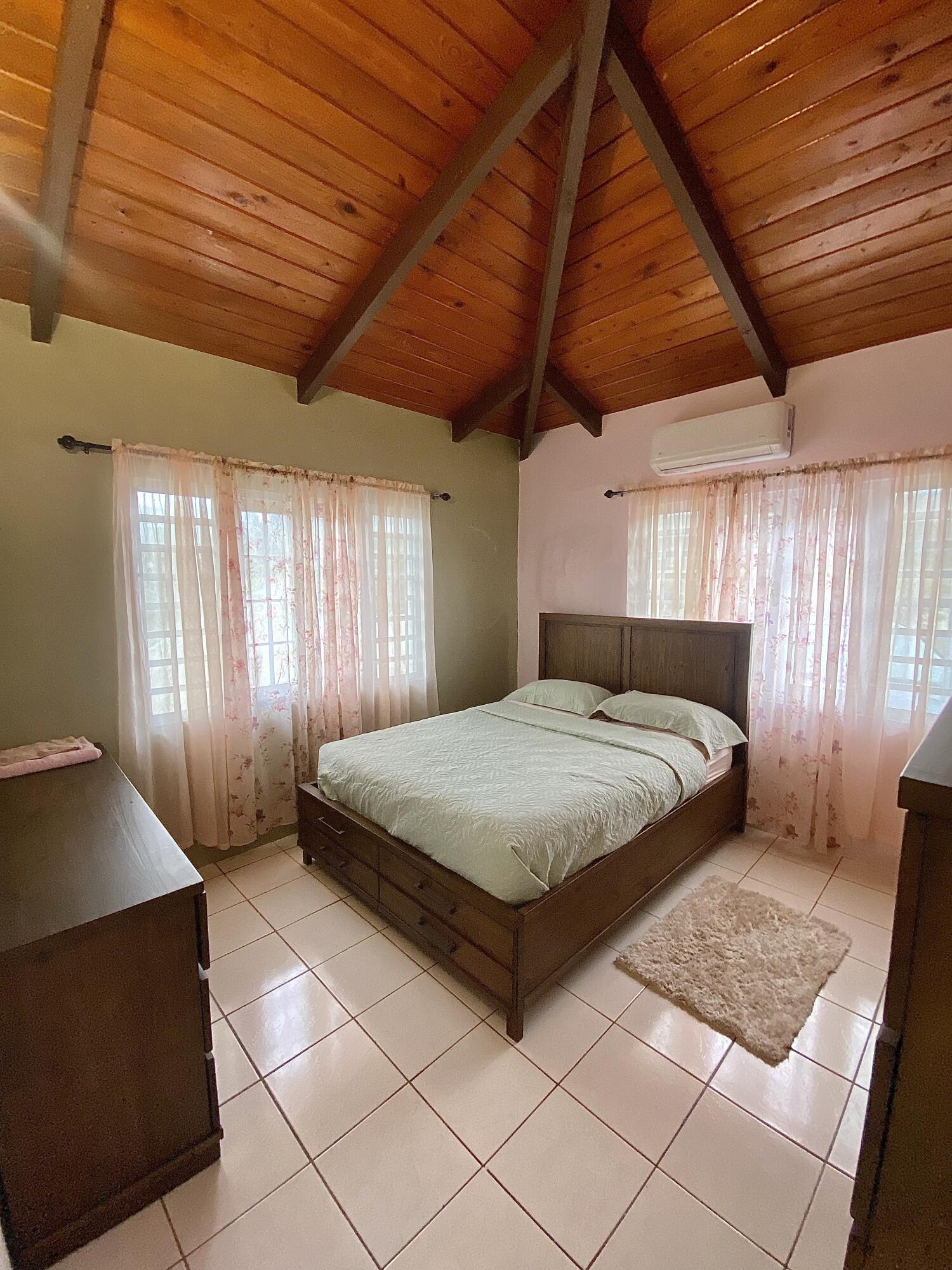 206 - UP Mary's Fancy QU, St. Croix