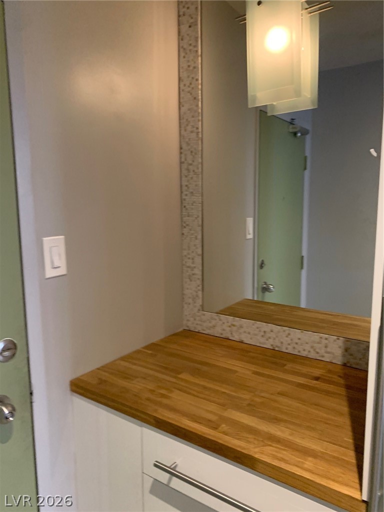3111 Bel Air Drive 211
